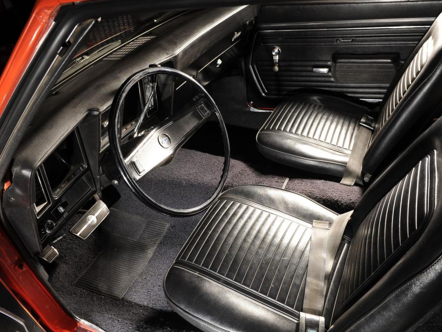 Интерьер Chevrolet Camaro ZL1 1969 года  (фото 3 из 40)